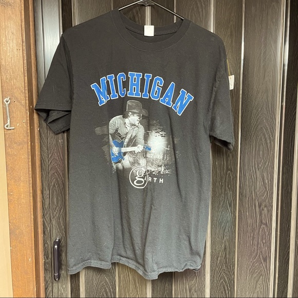 Hanes Michigan Garth t shirt. small - Picture 4 of 11